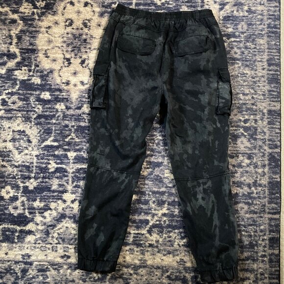 Boutique Camo Cargo Pants - Black & Gray - Elastic Waist - Size L - Never Worn - Picture 9 of 10